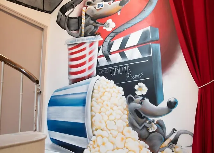 Qualys Cinema-parking & View Square *